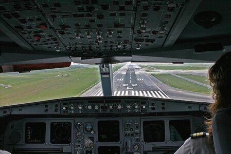 Aeromobile charter in sosta con passeggeri in partenza